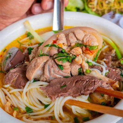   ブンボーフエ！ハノイの屋台で味わう、複雑で爽やかな牛肉と麺のハーモニー